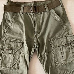 Levi’s Cargo Shorts Size 32